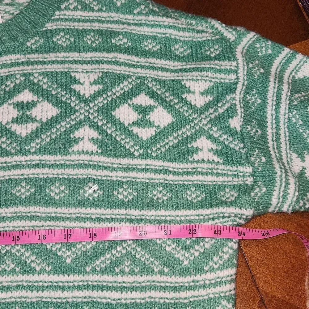 American Eagle Crew Neck Oversized Knit Sweater, Medium, Holiday Green & White